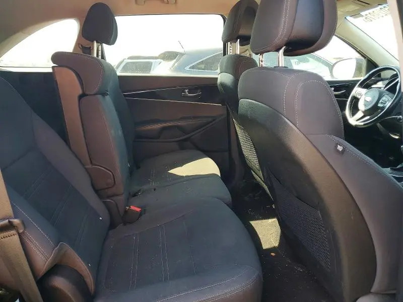 2016 KIA SORENTO LX  
