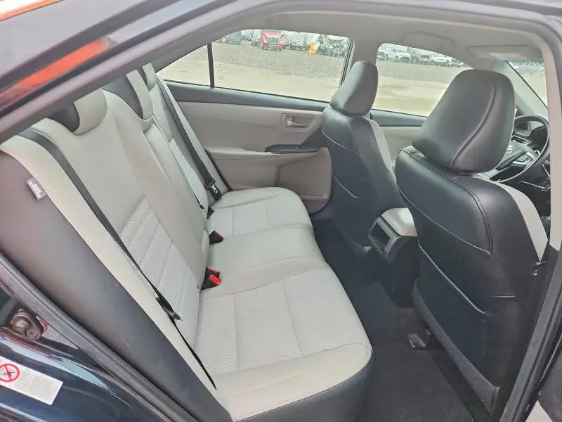 2016 TOYOTA CAMRY SE  