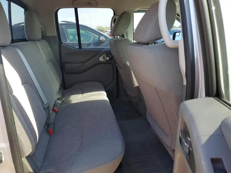 2015 NISSAN FRONTIER S  