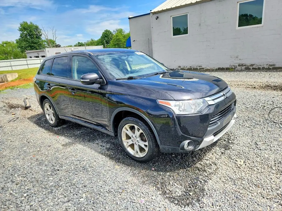 2015 MITSUBISHI OUTLANDER SE  