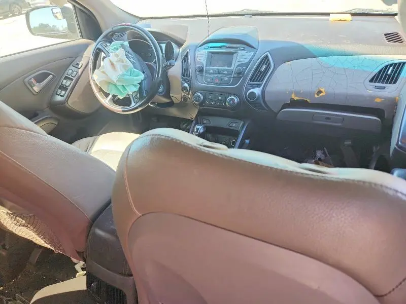 2015 HYUNDAI TUCSON SE  
