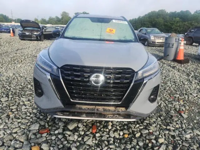 2021 NISSAN KICKS SR  