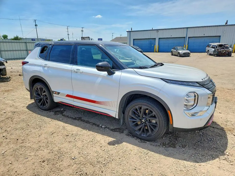 2023 MITSUBISHI OUTLANDER SE  