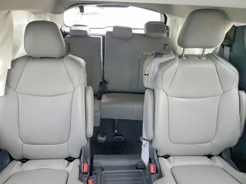 2025 TOYOTA SIENNA XLE 8-PASSENGER  
