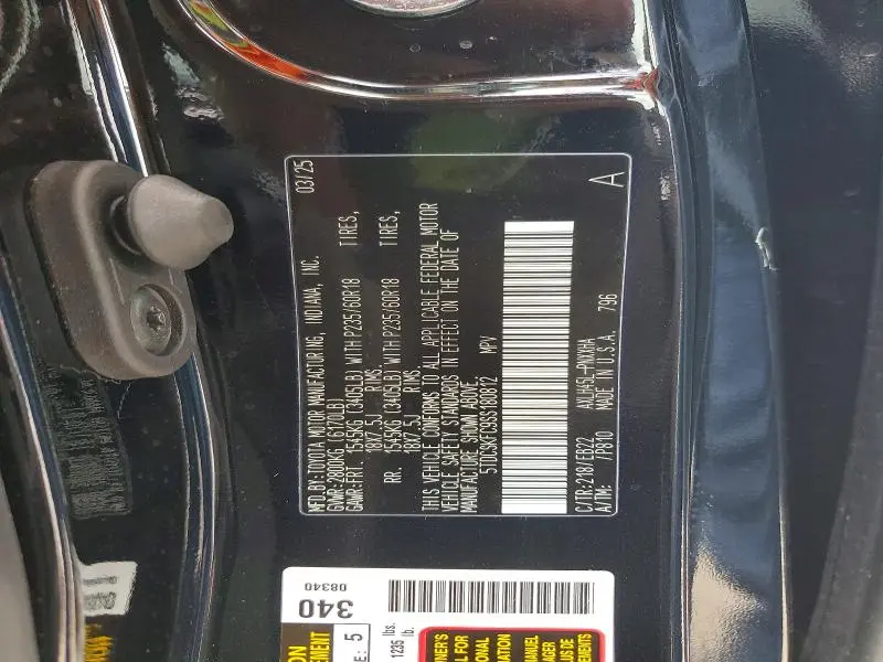 2025 TOYOTA SIENNA WOODLAND EDITION  