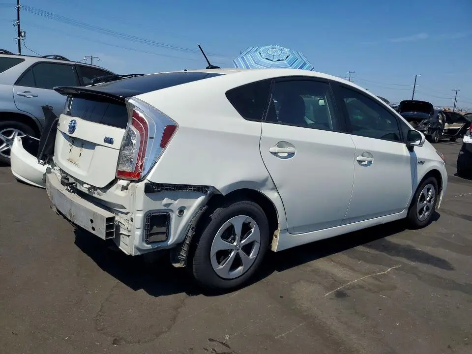 2014 TOYOTA PRIUS THREE  