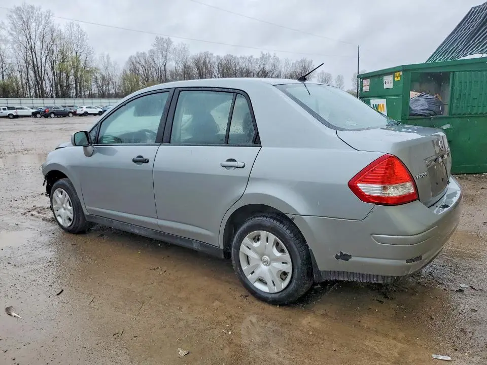 2010 NISSAN VERSA   