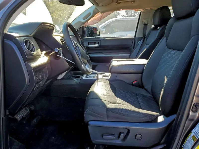 2018 TOYOTA TUNDRA CREWMAX SR5  