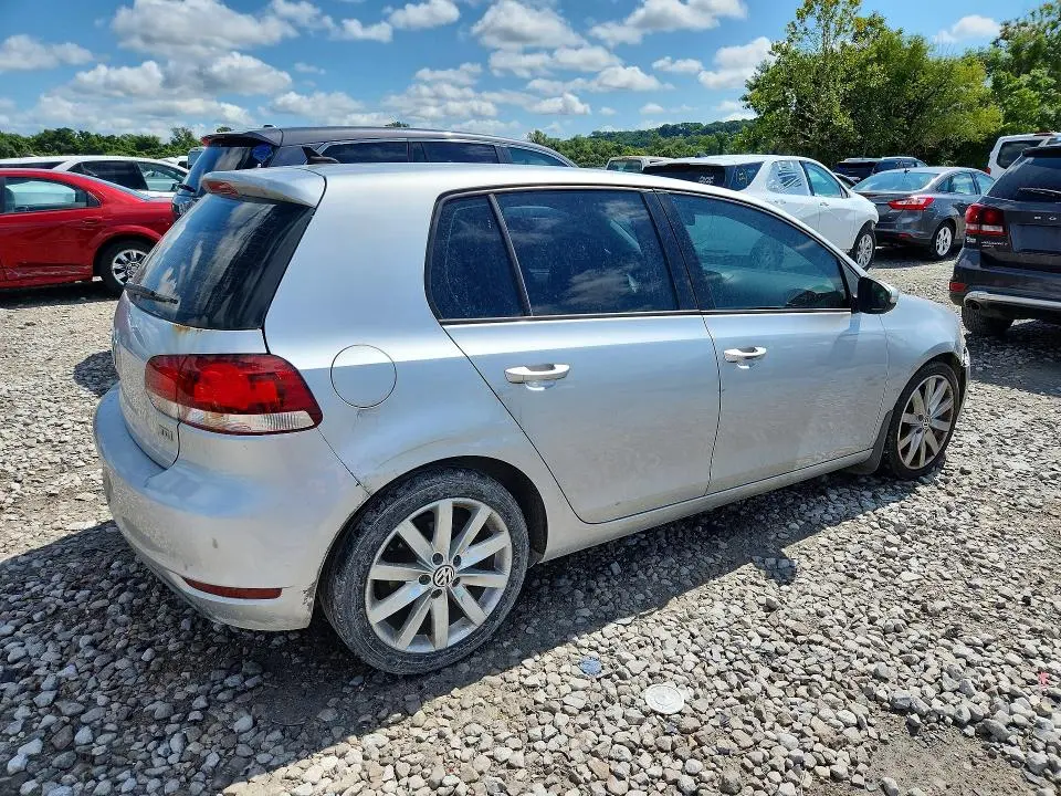 2011 VOLKSWAGEN GOLF   