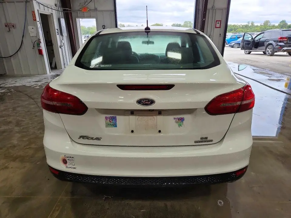 2016 FORD FOCUS SE  