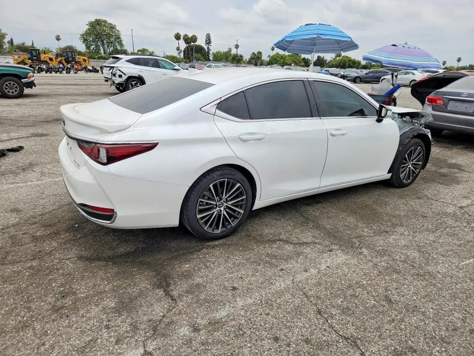 2025 LEXUS ES 300H BASE  