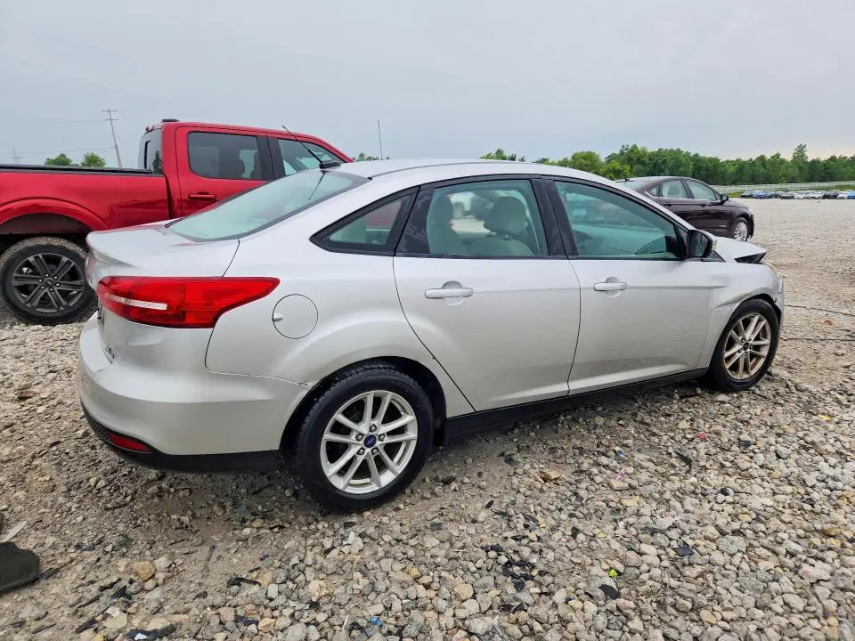 2015 FORD FOCUS SE  
