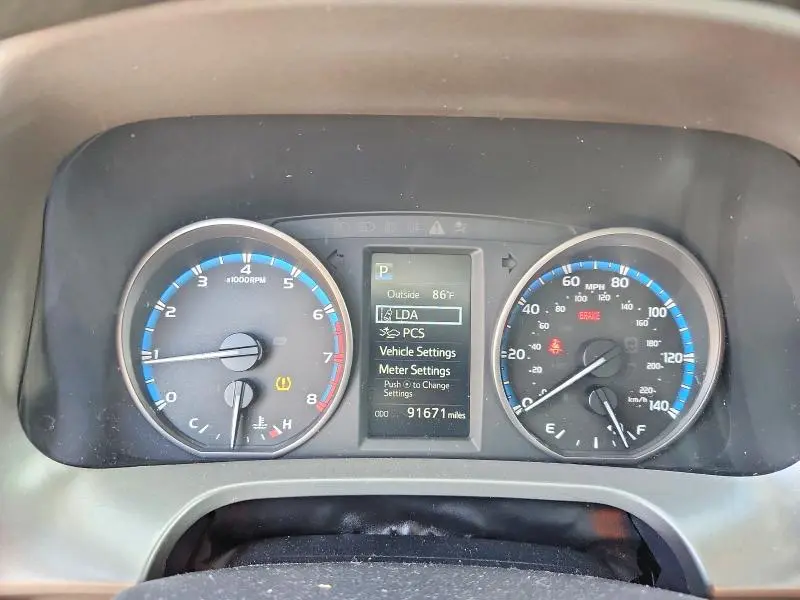 2017 TOYOTA RAV4 LE  