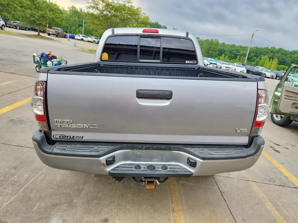 2015 TOYOTA TACOMA V6  