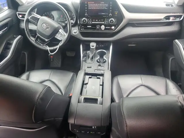 2020 TOYOTA HIGHLANDER XLE  