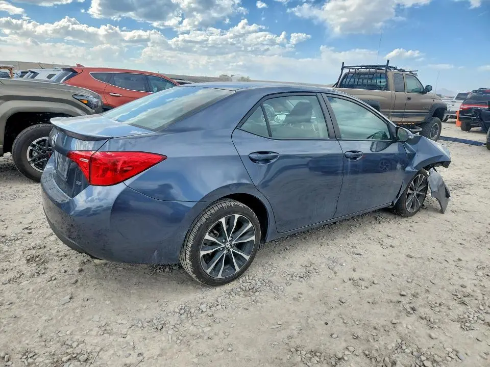 2017 TOYOTA COROLLA SE  
