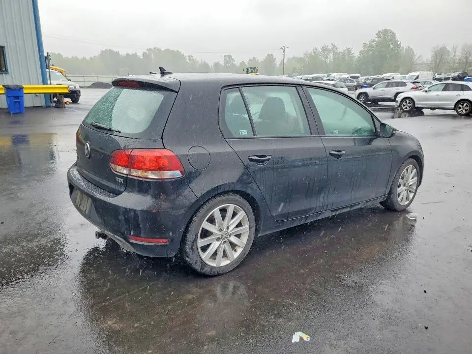 2011 VOLKSWAGEN GOLF   