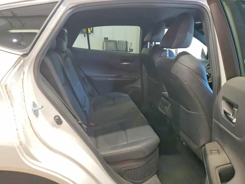 2022 TOYOTA VENZA XLE  
