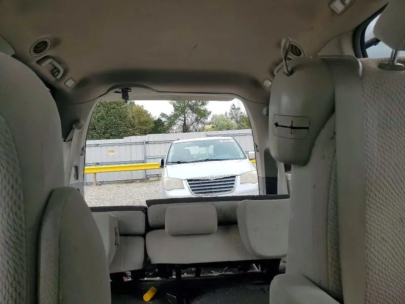 2011 TOYOTA SIENNA LE 8-PASSENGER  