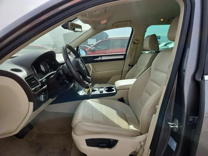 2013 VOLKSWAGEN TOUAREG V6  
