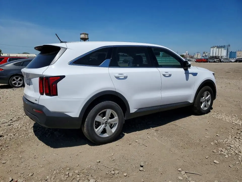 2023 KIA SORENTO LX  