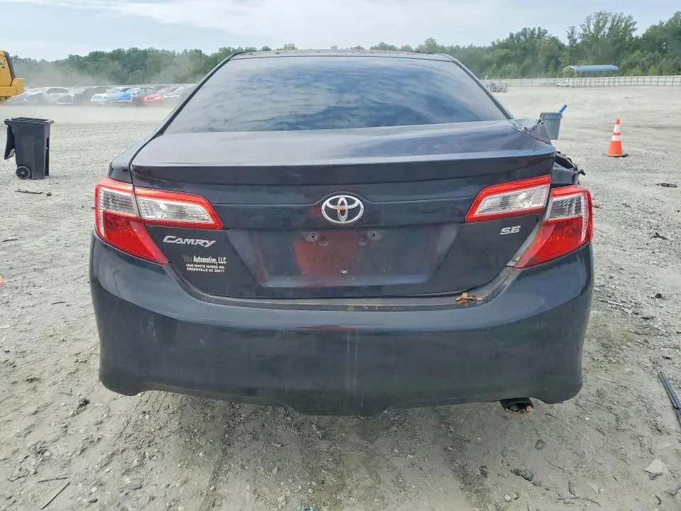 2013 TOYOTA CAMRY SE  