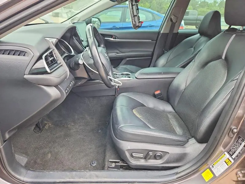 2022 TOYOTA CAMRY XLE  