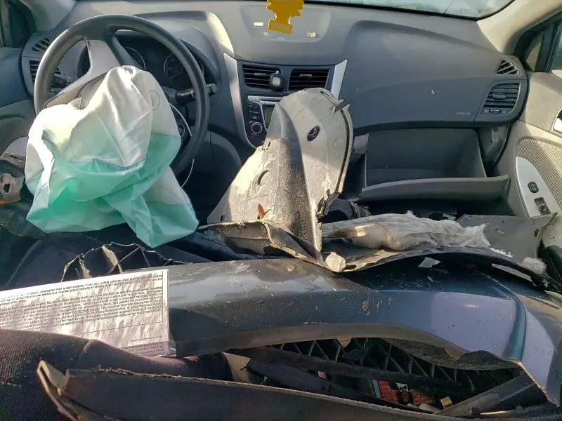 2013 HYUNDAI ACCENT GLS  