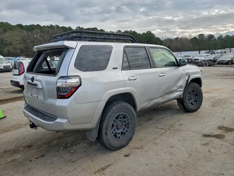 2023 TOYOTA 4RUNNER SE  