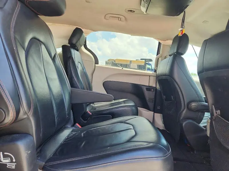 2017 CHRYSLER PACIFICA   