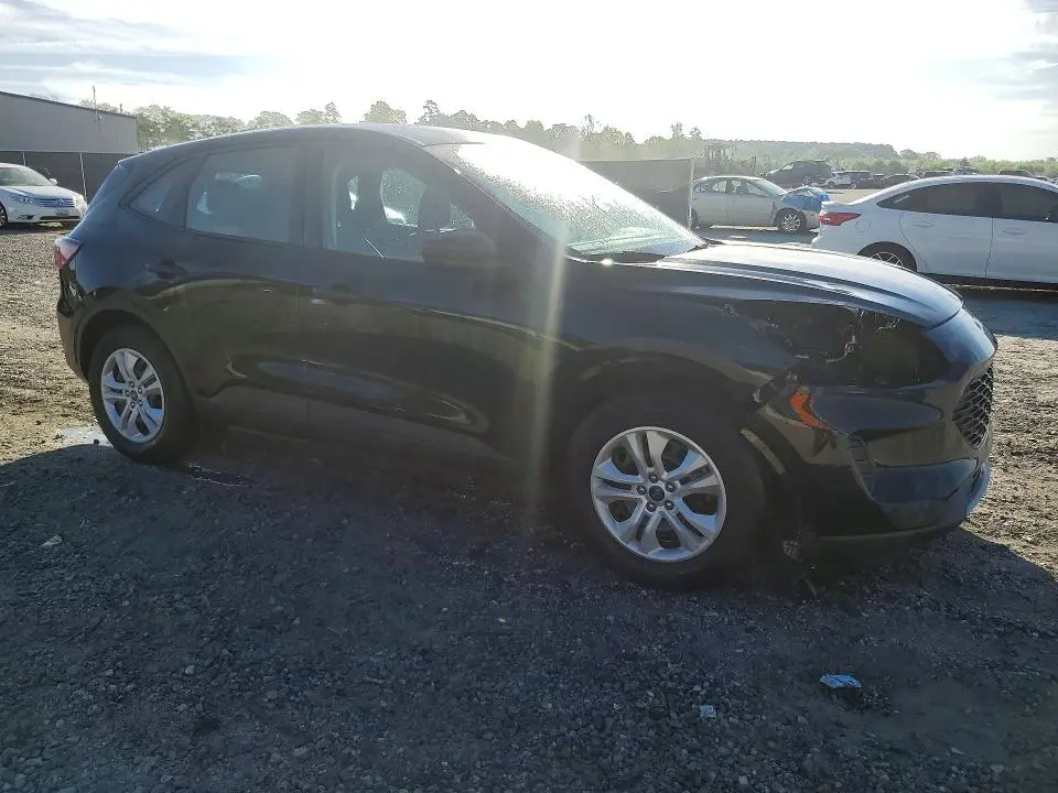 2022 FORD ESCAPE S  