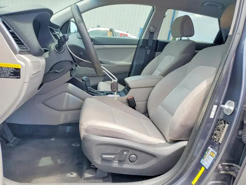 2016 HYUNDAI TUCSON SE  