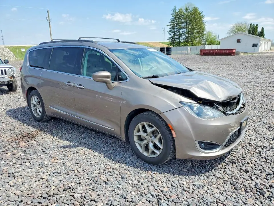 2017 CHRYSLER PACIFICA TOURING L  