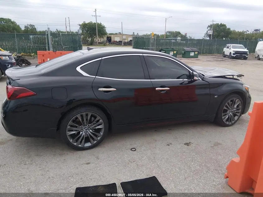 2017 INFINITI Q70 3.7X