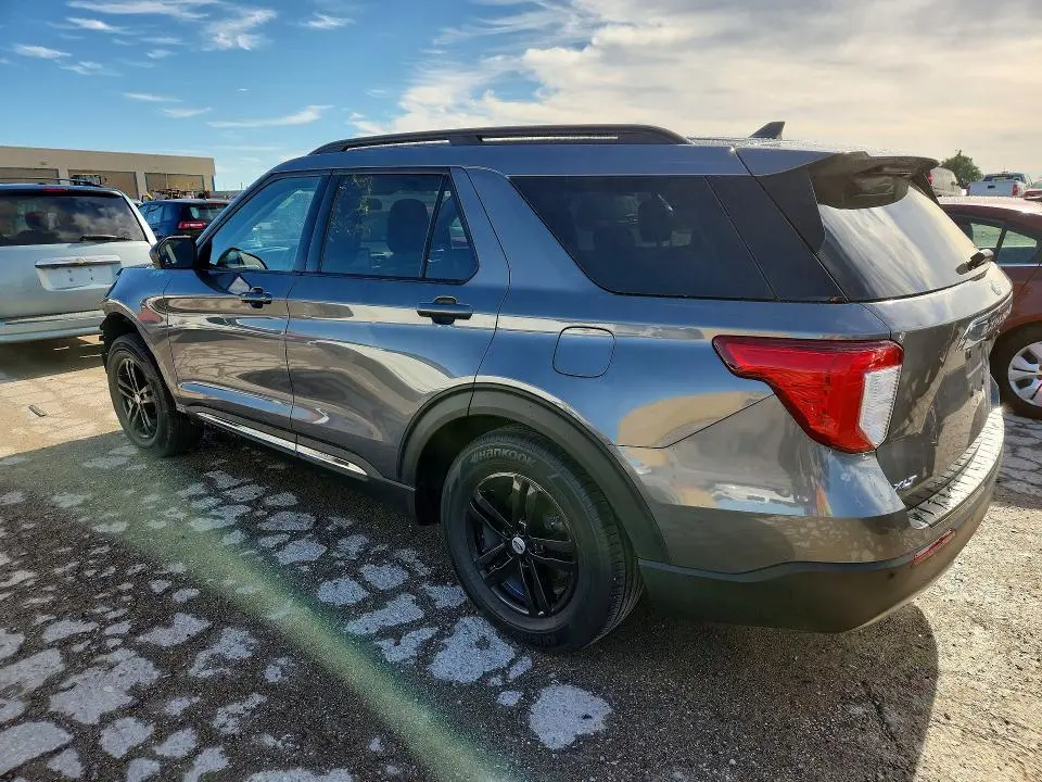 2022 FORD EXPLORER XLT  