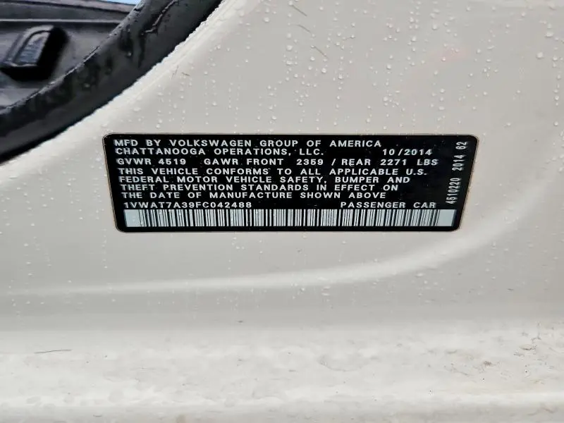 2015 VOLKSWAGEN PASSAT S  