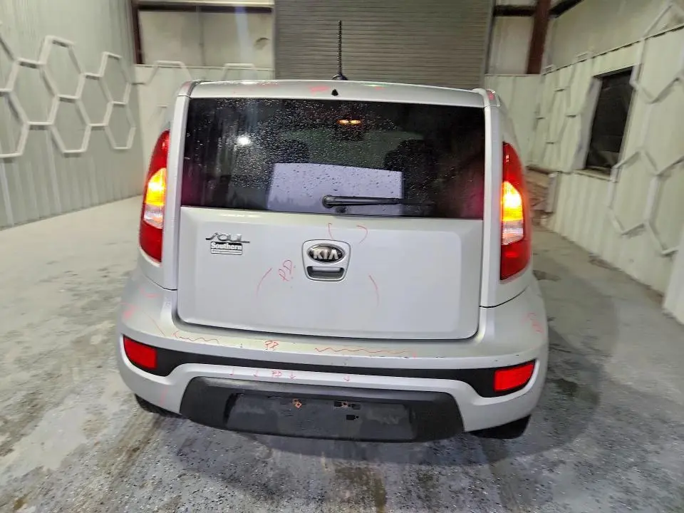 2013 KIA SOUL +  