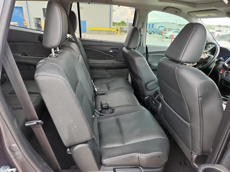 2021 HONDA PILOT SE  