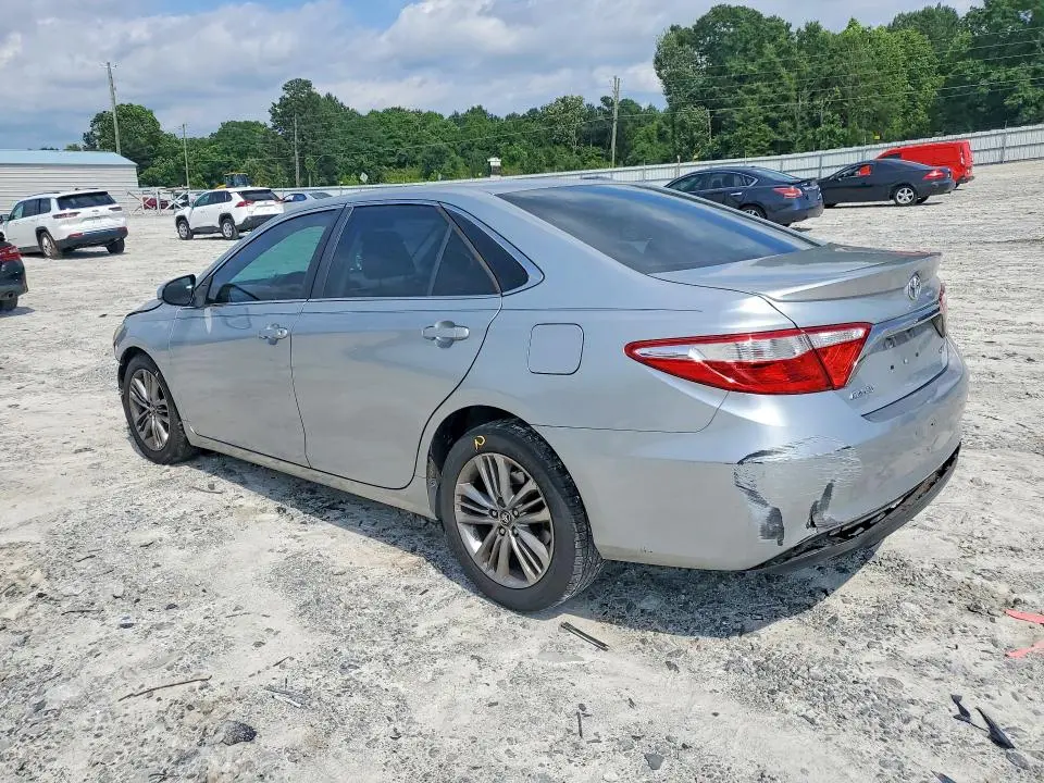 2016 TOYOTA CAMRY SE  