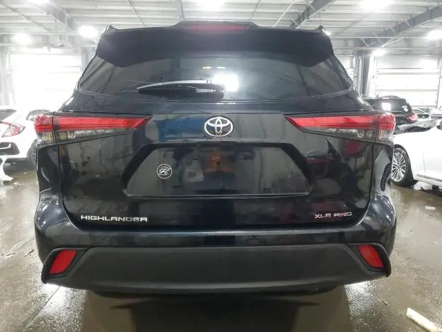 2022 TOYOTA HIGHLANDER XLE