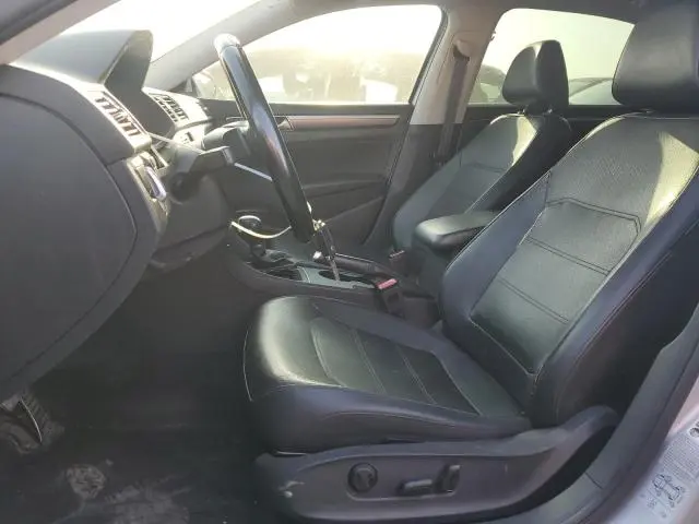 2017 VOLKSWAGEN PASSAT R-LINE