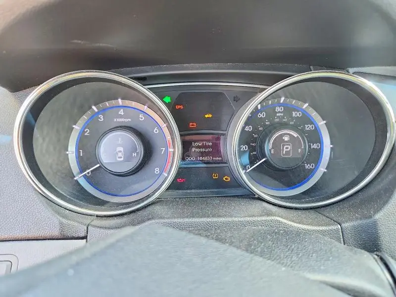2011 HYUNDAI SONATA GLS  