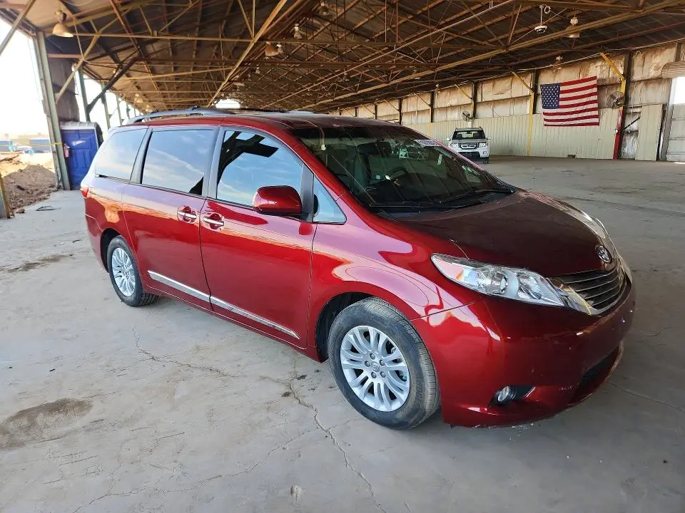 2017 TOYOTA SIENNA XLE 8-PASSENGER  