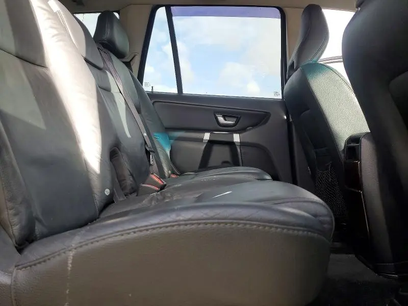 2010 VOLVO XC90   