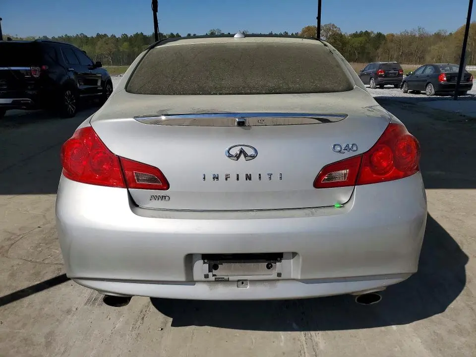 2015 INFINITI Q40 BASE  