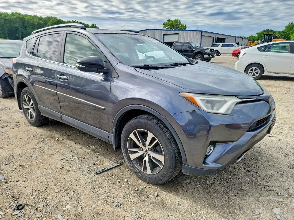 2017 TOYOTA RAV4 XLE  