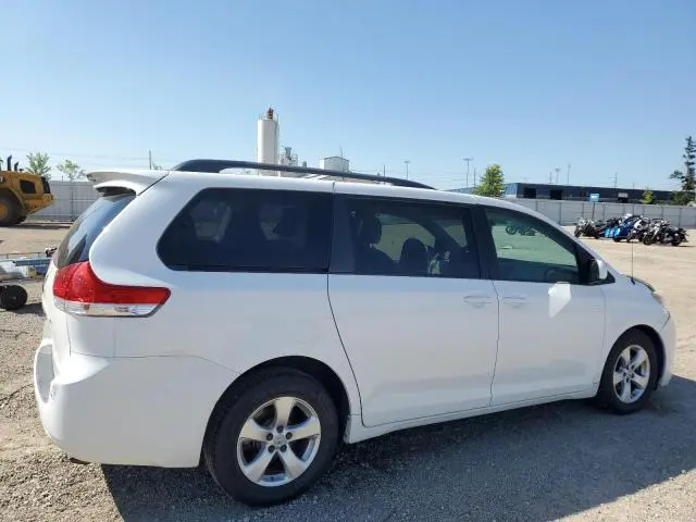 2012 TOYOTA SIENNA LE  