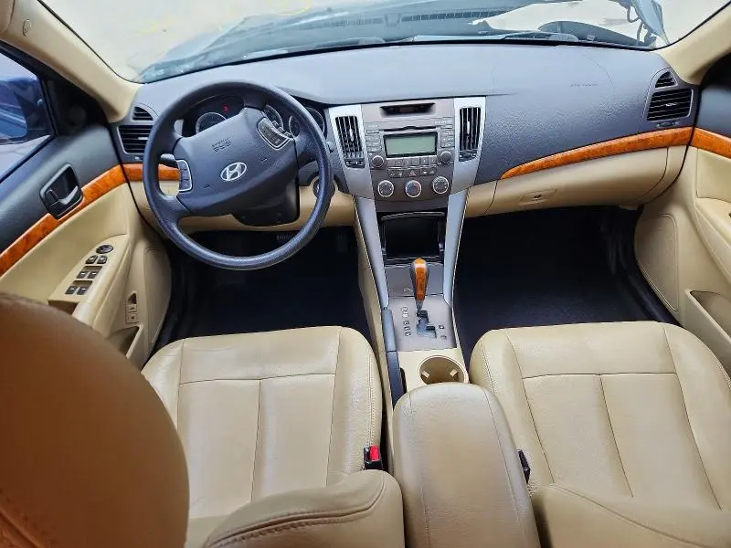 2010 HYUNDAI SONATA GLS  