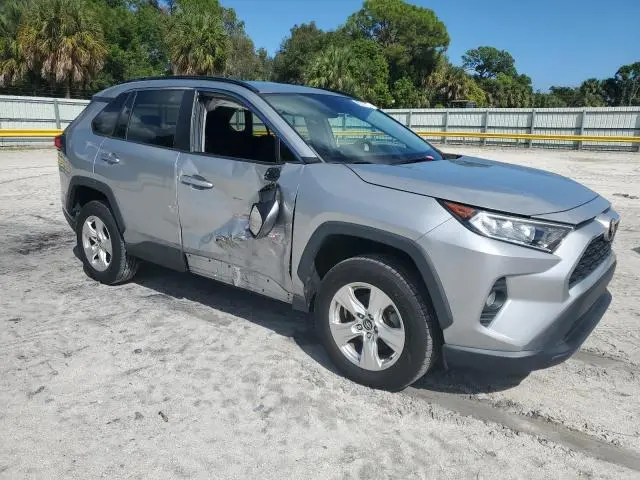 2021 TOYOTA RAV4 XLE  