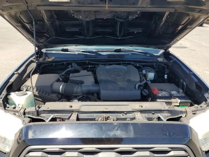 2020 TOYOTA TACOMA SR5 V6  